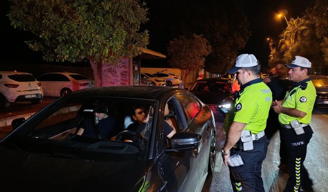 Adana'da trafik denetimi; 38 sürücüye toplam 255 bin TL ceza