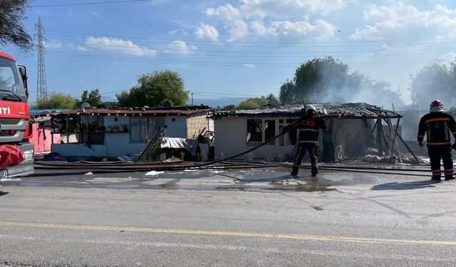 Akraba kavgasında tüfekle vurulan 2 çocuk yaralandı; barakalar ateşe verildi