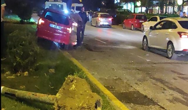 Alkollü sürücünün kullandığı otomobil, yayalara çarptı: 1 ölü, 2 yaralı