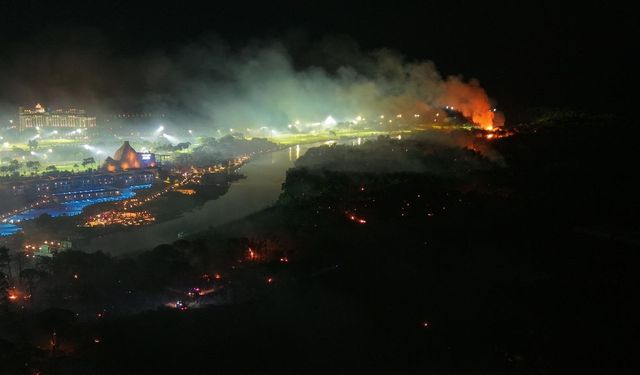 Antalya'da orman yangını; 1 otel tahliye edildi (3)