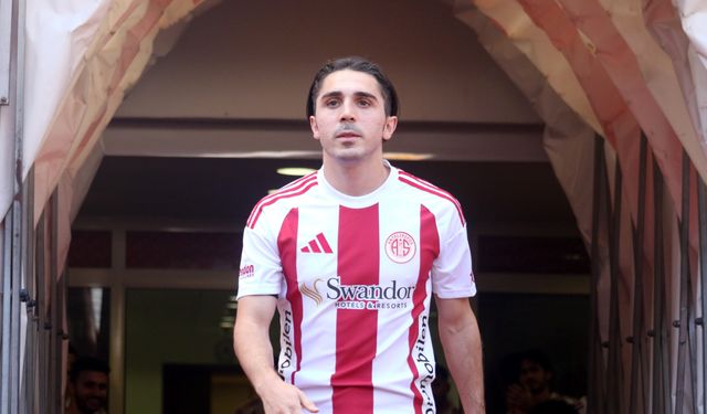 Antalyaspor, 2025-2026 sezonu oyuncularını tanıttı