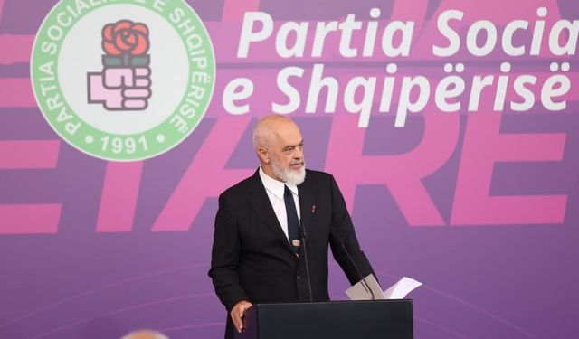 Arnavutluk'ta yapay zeka botu kabineye bakan olarak atandı