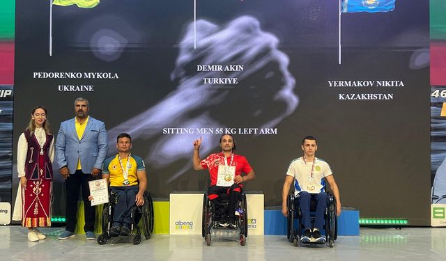 Bağcılar Belediyesi sporcuları Bilek Güreşi Dünya Şampiyonası'ndan başarıyla döndü