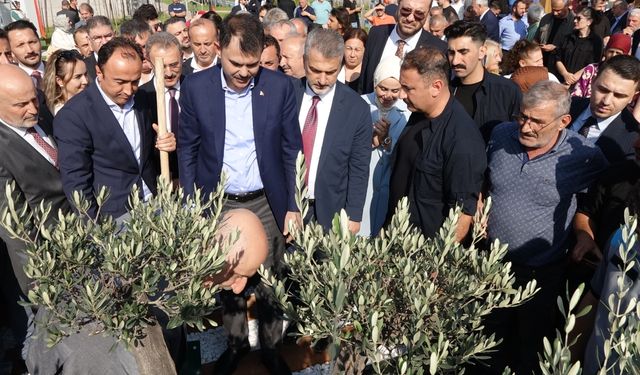 Bakan Kurum: Deprem bölgesinde yıl sonuna kadar evine girmeyen kimseyi bırakmayacağız (2)