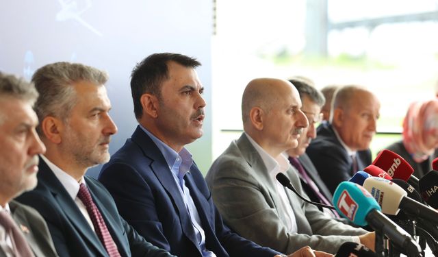Bakan Kurum: Deprem bölgesinde yıl sonuna kadar evine girmeyen kimseyi bırakmayacağız / Ek fotoğraflar