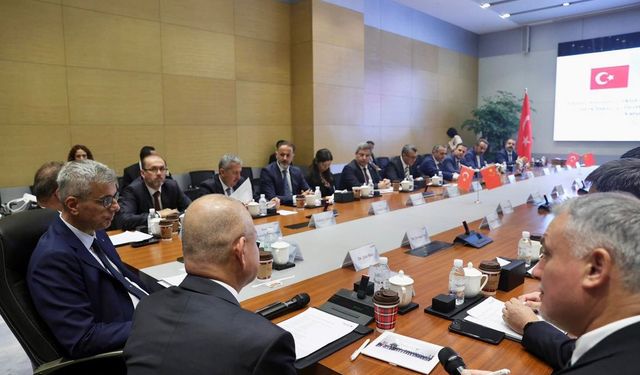 Bakan Memişoğlu, Şanghay'da bilim merkezini ziyaret etti