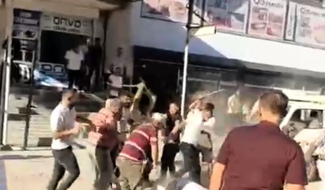 Batman'da iki grup arasında taş ve sopalı kavga kamerada