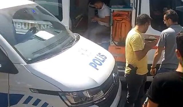 Çaldıkları altınları bozdurup, paraları odaya dökerek birbirini kutlamışlar