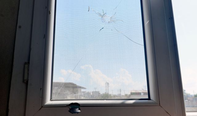 Çocuklar okula hazırlanırken eve silahlı saldırı düzenlendi