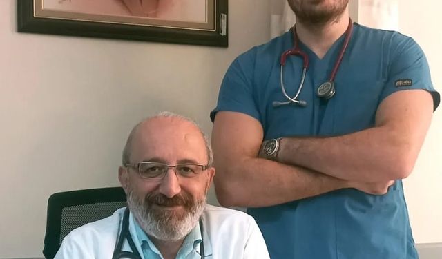 Doktor baba-oğul aynı hastanede hizmet veriyor