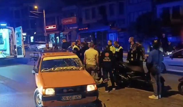 Drift yapan sürücünün otomobiline motosiklet çarptı; 2 yaralı