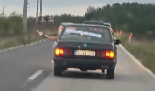 Düğün konvoyunda otomobillerden havaya ateş açtılar