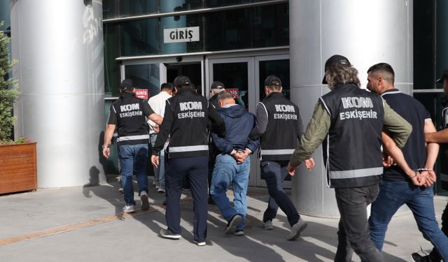 Eskişehir'de tefeci operasyonu; 10 gözaltı