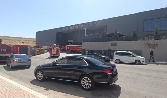 Gaziantep'te ıslak mendil fabrikasında çıkan yangın kontrol altına alındı