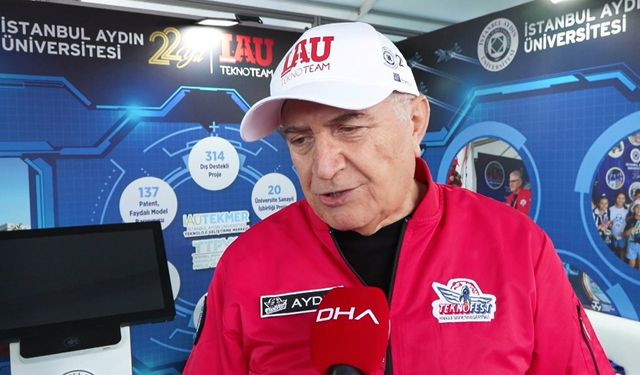 İstanbul Aydın Üniversitesi Mütevelli Heyet Başkanı Prof. Dr. Aydın, TEKNOFEST'i ziyaret etti