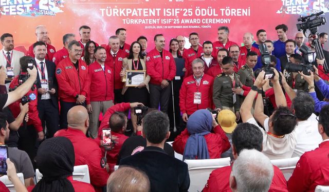 İstanbul- Bakan Kacır Türkpatent Isıf'25 Ödül Töreni'ne katıldı
