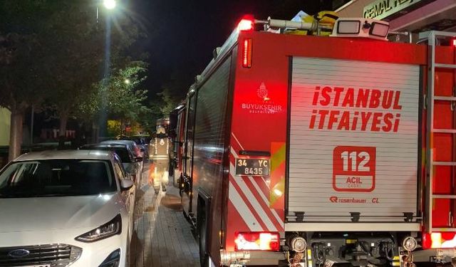İstanbul - Şişli'de tadilattaki konser salonunun çatısında yangın çıktı