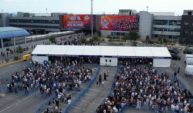 İstanbul - TEKNOFEST İstanbul'da yoğunluk havadan görüntülendi