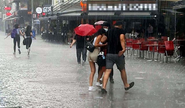 İzmir'in güneyi için kuvvetli sağanak uyarısı