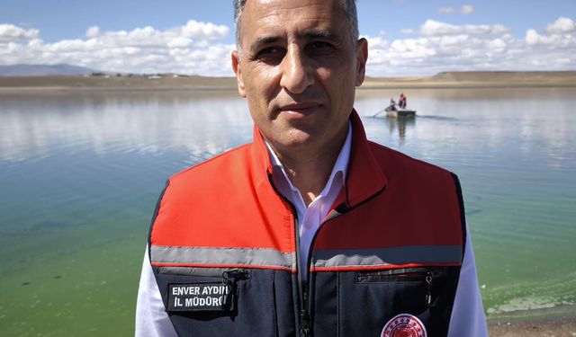 Kars'ta göl ve göletlere 500 bin yavru sazan bırakıldı