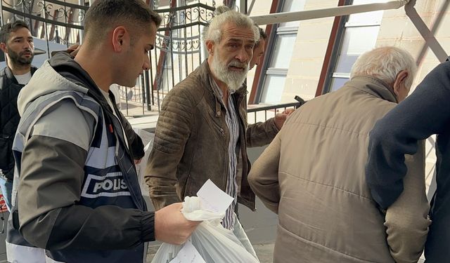 Kendisini şikayet ettiğini öne sürdüğü komşusunu darbedip, tekmeledi (2)