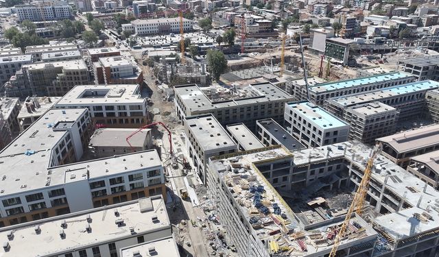 Malatya'da depremden etkilenen esnaf için yapılan 714 iş yeri tamamlandı