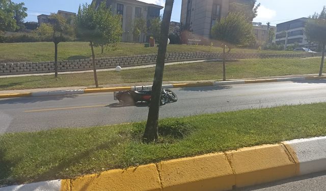 Motosikletiyle refüje çarpan üniversiteli Ömer Faruk öldü