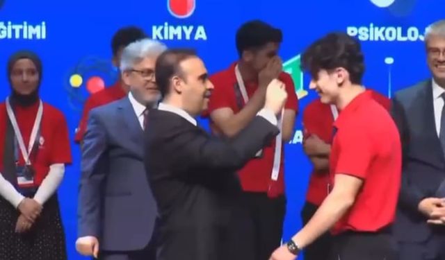 Öğretmenlerinin babasını ALS'den kaybetmesinden etkilenip uygulama geliştirdiler / Ek fotoğraflar