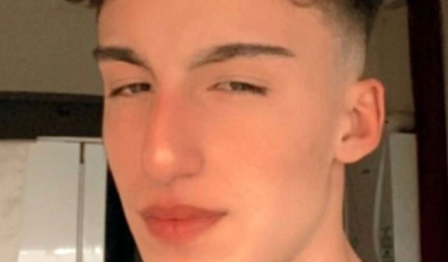 Otomobilde çakmak gazı kaynaklı patlamada ölen Emre, toprağa verildi