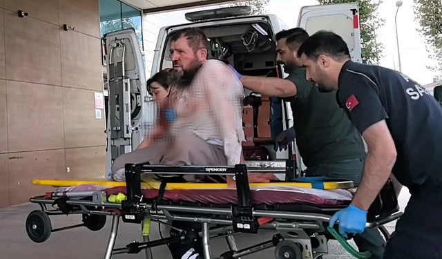 Park ettiği aracından indiği sırada yolcu minibüsü çarptı, ağır yaralandı