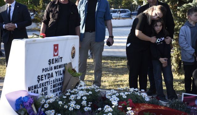 Şehit polis Şeyda Yılmaz, kabri başında anıldı