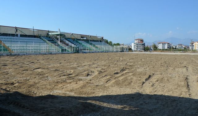 Serik Stadyumu'nda tadilat çalışması durdu