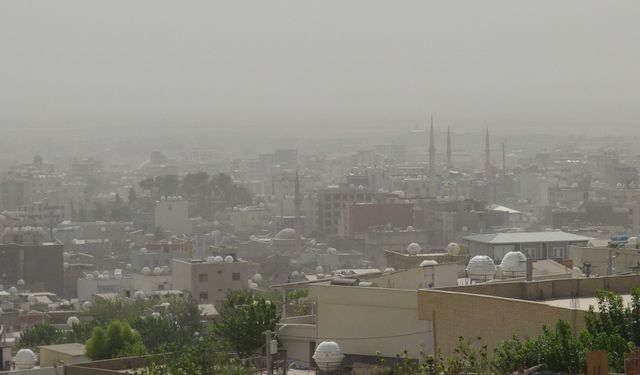 Şırnak'ta fırtına etkili oldu