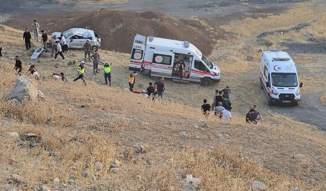 Şırnak'ta otomobil şarampole yuvarlandı: 1 ölü, 1 yaralı