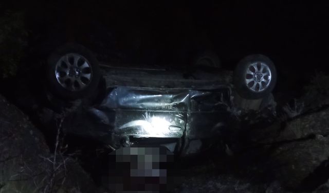 Sivas'ta otomobil uçuruma yuvarlandı: 4 ölü (2)