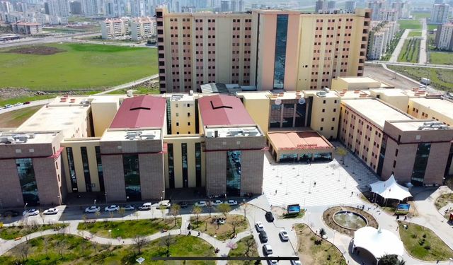 Tadilat sırasında tavandan parça koptu; işçi ağır yaralandı