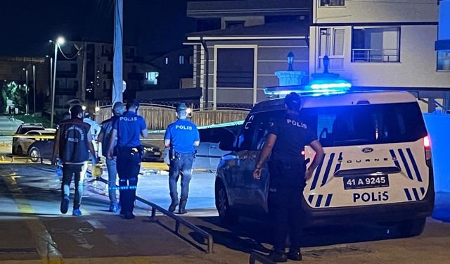 Takıntılı kişinin öldürdüğü abla- kardeş toprağa verildi