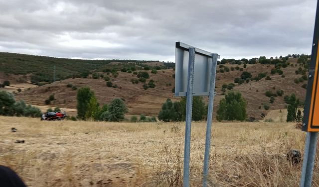 Tarlaya devrilen motosikletin sürücüsü öldü