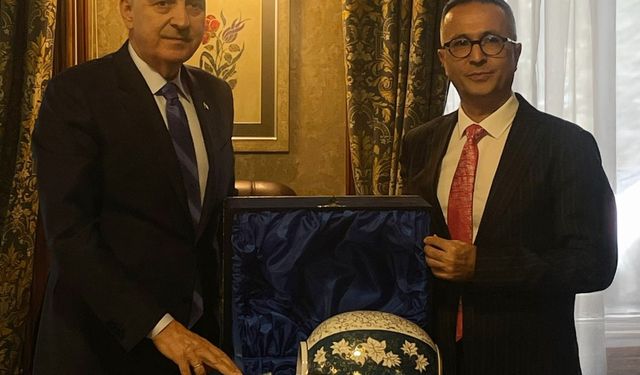 TBMM Başkanı Kurtulmuş, Budapeşte Yunus Emre Enstitüsü'nü ziyaret etti