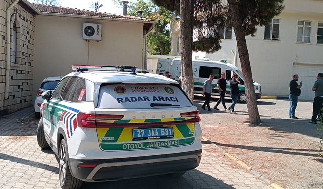 TIR'a arkadan çarpan otomobilin sürücüsü avukat öldü