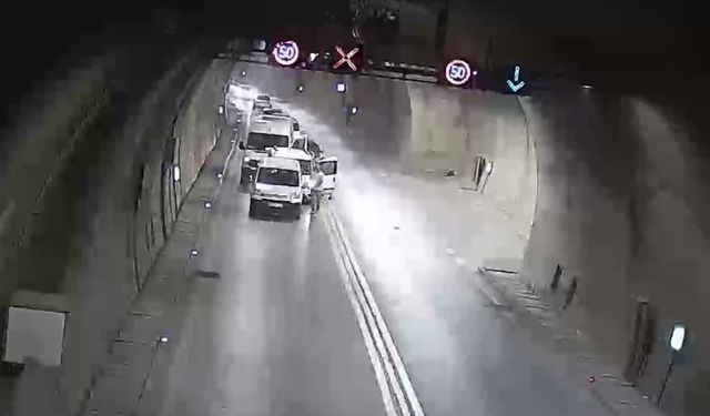 Tüneldeki zincirleme kaza kamerada; 2 yaralı