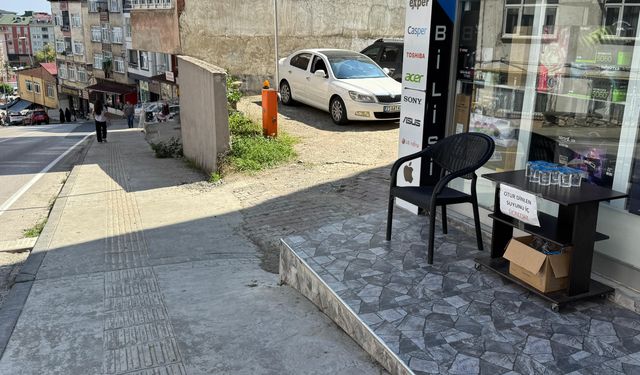 Yokuşta yorulanlara ücretsiz su ve dinlenme imkanı