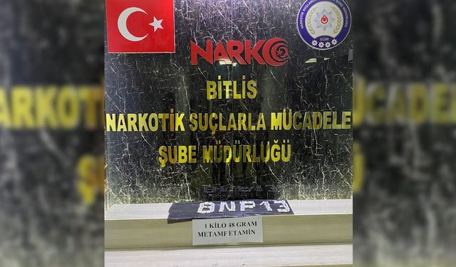 Yolcu otobüsündeki 2 kişinin midesinden 1 kilo uyuşturucu çıktı