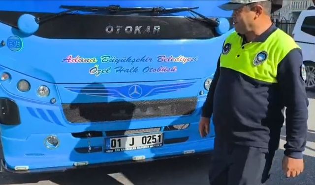 2 kişinin açık kapısında asılarak yolculuk yaptığı özel halk otobüsünün sürücüsüne ceza