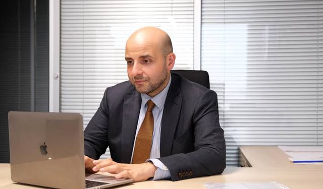 '2030'da yapay zekayı kullanmayan meslekler sona erecek' / Video eklendi