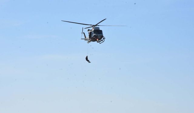 AFAD Başkanı Pehlivan: Sındırgı'da 11 bin binada hasar tespit çalışması yapıldı / Ek fotoğraflar