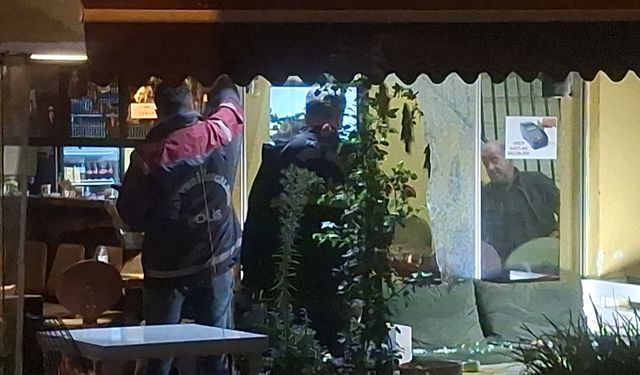 Alkollü içecek alamayınca tabancayla 4 kişiyi yaraladı: O anlar kamerada