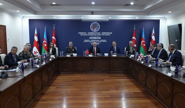 Ankara'da Türkiye-Azerbaycan-Gürcistan Üçlü Savunma Bakanları Toplantısı (4)