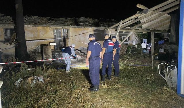 Annesini yaralayıp, mesaj attığını öne sürdüğü iş arkadaşını öldürdü