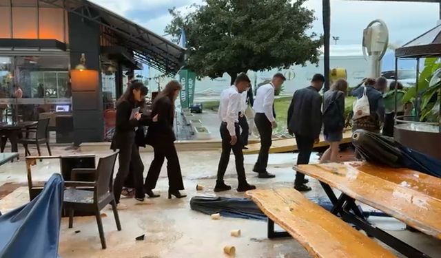 Antalya'da sağanak ve dolu hayatı felç etti